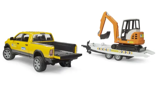 Pick-Up Ram Z Przyczepą I Mini Koparką